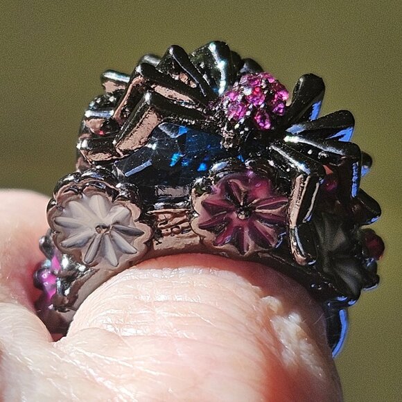 Jewelry - 🕷️💐Spider / Floral Ring GORGEOUS - NWOT💐🕷️